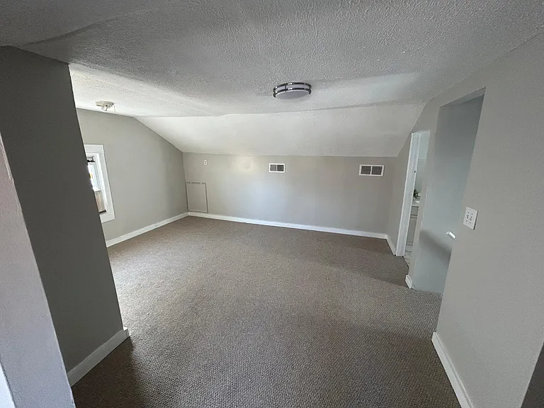 310 W Kenton St — Photo 11