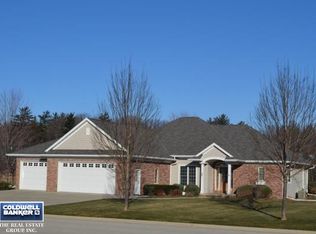 3249 Hickory Ridge Ln, Green Bay, WI 54311