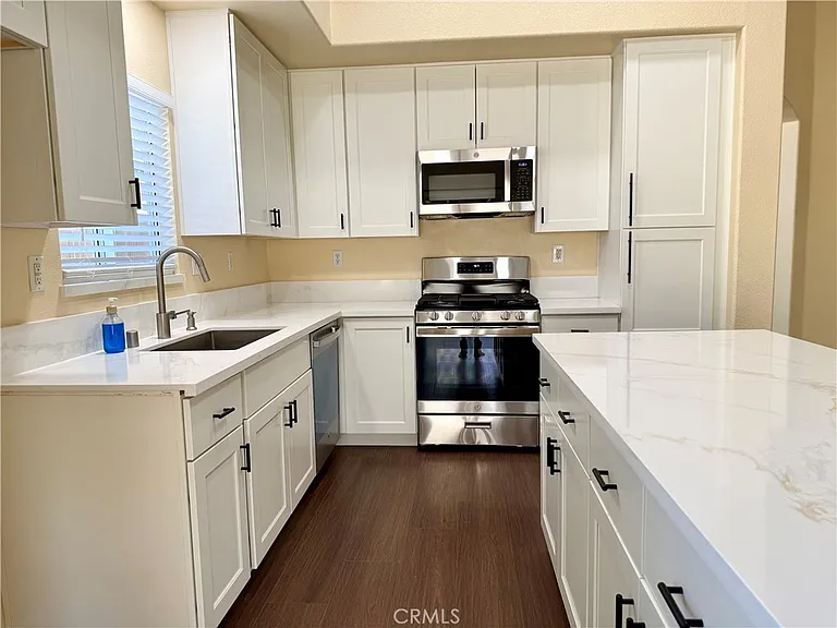 17210 Volante Ct — Photo 9