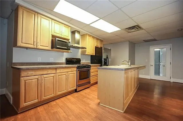 2 bed, 1.0 bath, 1000 sqft, $1,695 — Photo 4