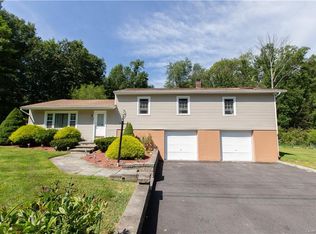 17 Parker Dr E, Mahopac, NY