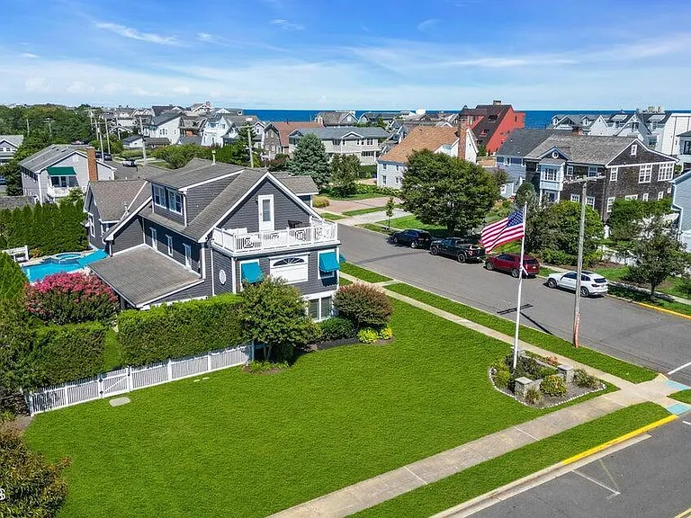 101 Neptune Pl — Photo 46
