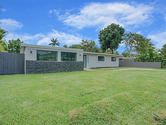 3rd image of 2800 NE 10th Avenue