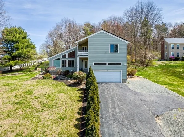 3 Rhonda Rheault Dr, Oxford, MA 01540