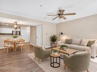 6720 Fairhaven Rd APT 10, Madison, WI 53719