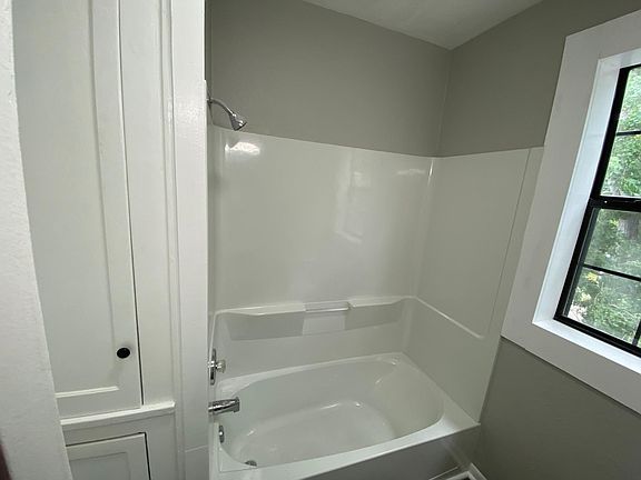2nd image of 2849 Santa Fe St #B