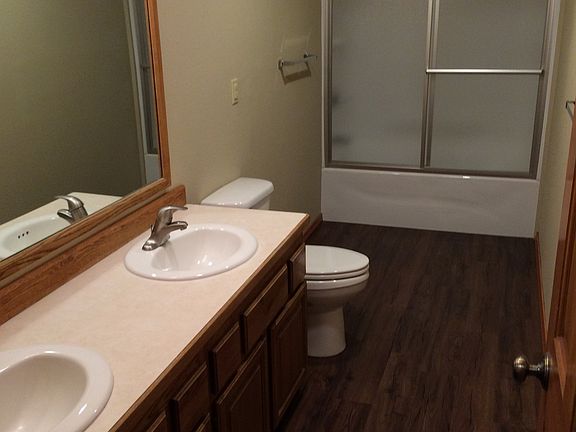 Upstairs Bath (new)