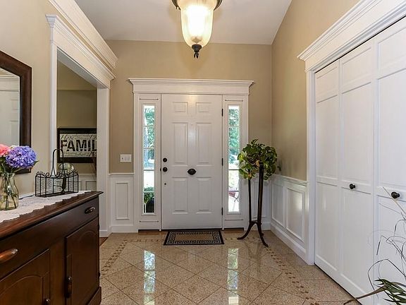 3rd image of 3 Fairway Dr
