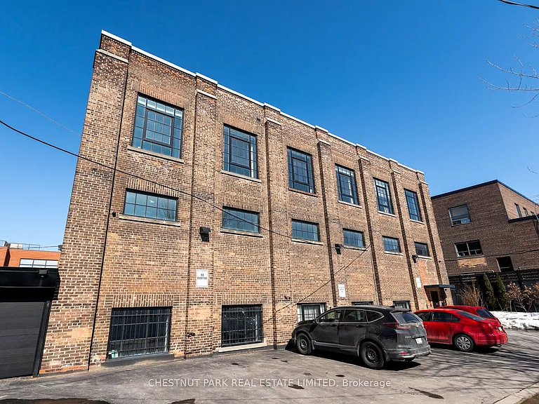 1135 Dundas St E #1 — Photo 14