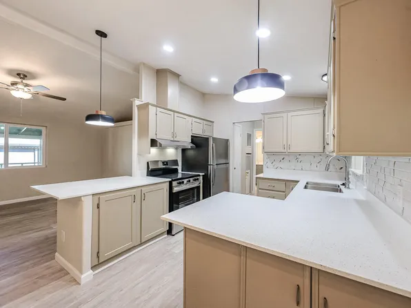 3901 E PINNACLE PEAK Road #108, Phoenix, AZ 85050