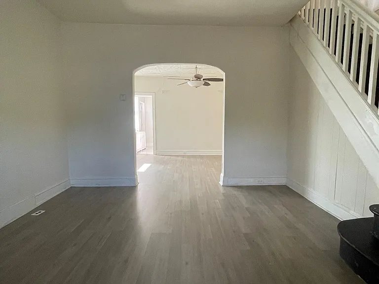 1900 N Myrtlewood St — Photo 3