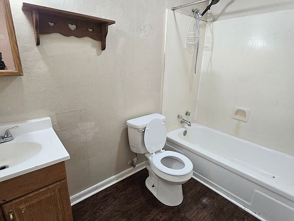 4th image of 101 Fairfax St APT D