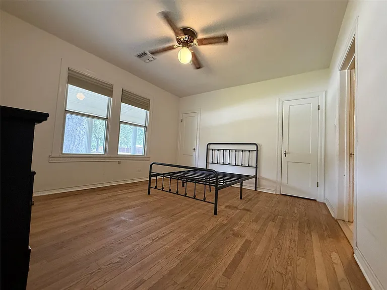 231 E Live Oak St #A — Photo 19