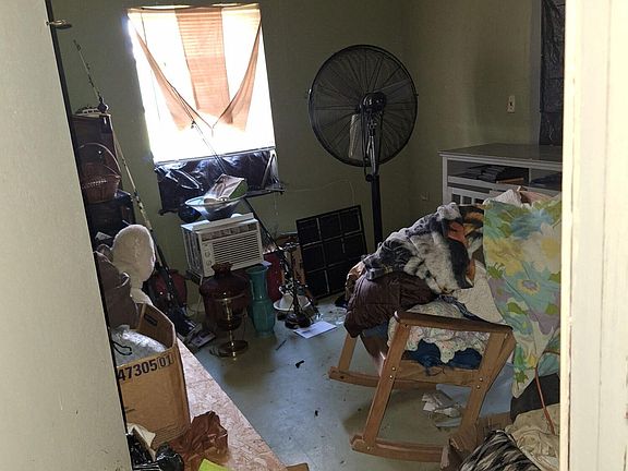 4th image of 438 Alexander St