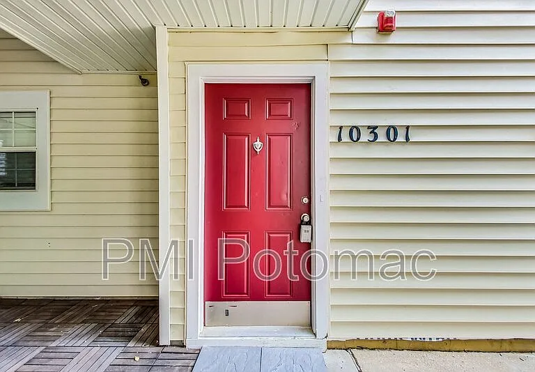 10301 Westridge Dr #101 — Photo 4