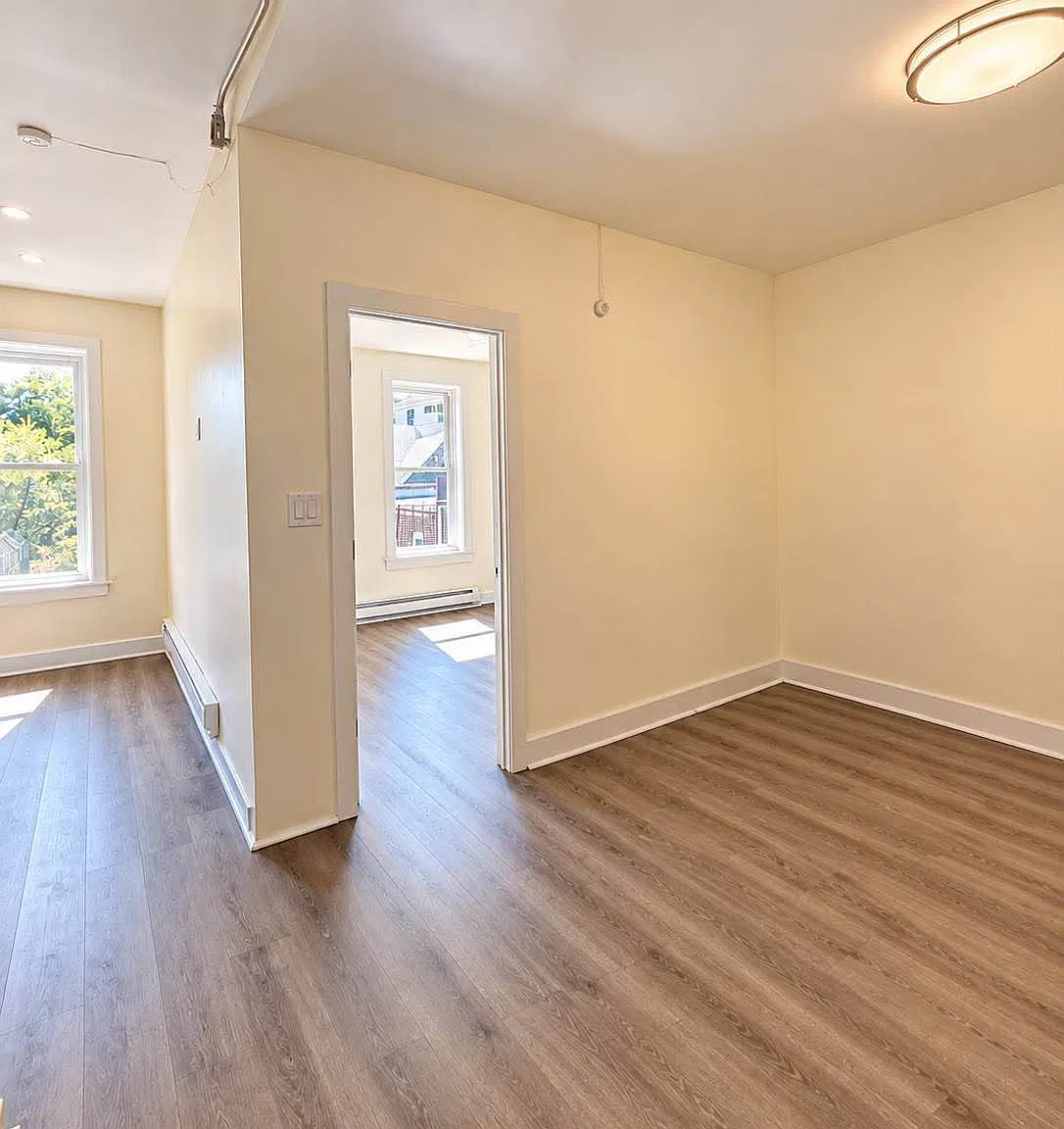 1212 Avenue J — Photo 4