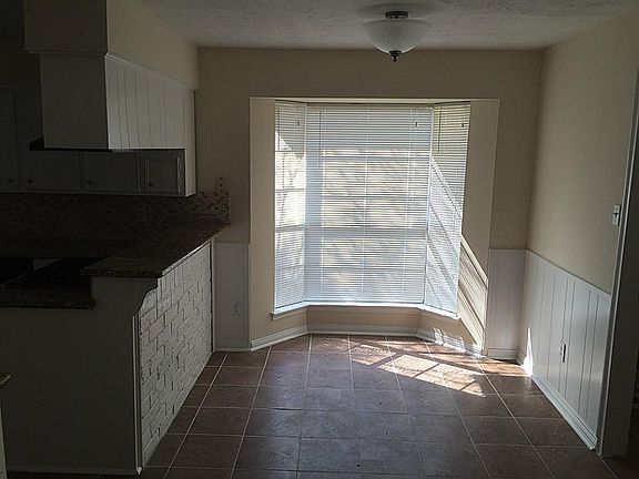 3rd image of 12011 Kirknoll Dr