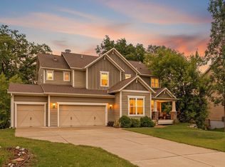 1179 Maple Ln W, Roseville, MN 55113