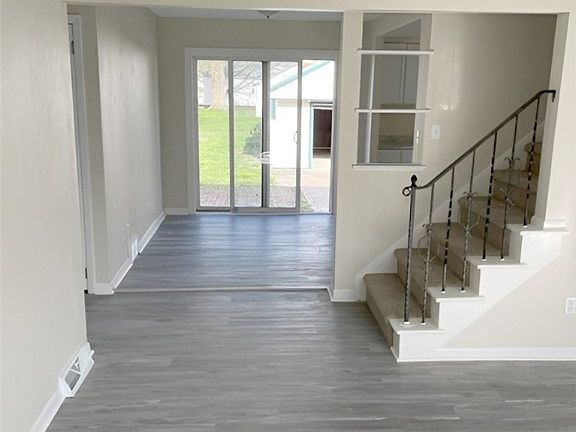 4th image of 339 Woodmere Dr