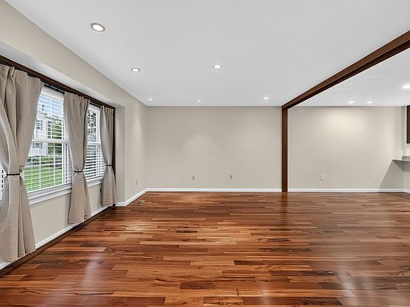 3rd image of 10766 Castleton Turn