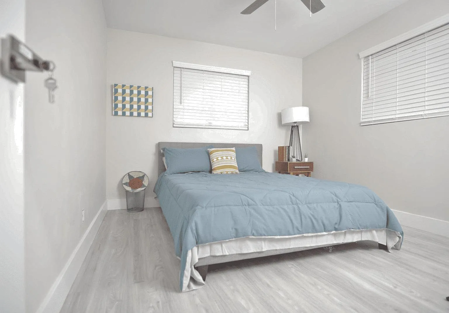 2543 E Brill St - Room1 — Photo 3