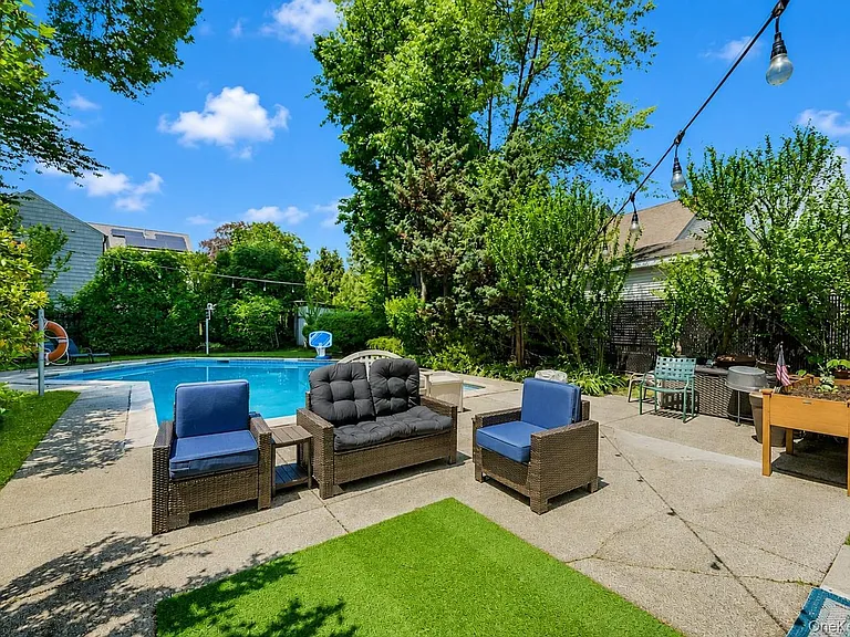 29 Deerfield Ave — Photo 30