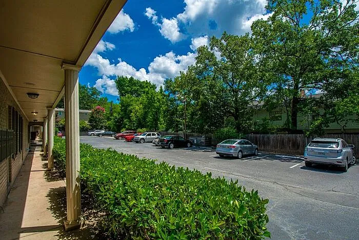 8120 W Markham St #5 — Photo 37