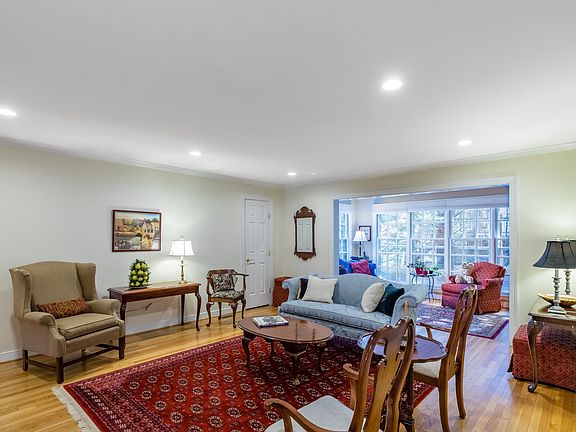3rd image of 217 Woodmere Dr #6A