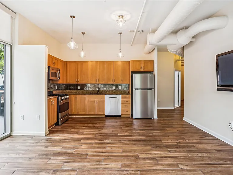 811 4th St NW #117 — Photo 4