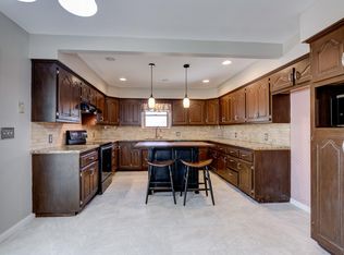 917 Gene Taylor Dr, Carthage, MO 64836