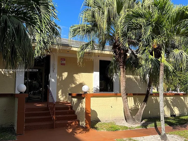 11925 NE 2nd Ave #B308 — Photo 2
