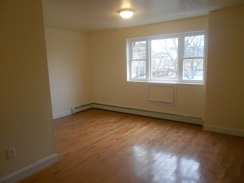 Building Photo 3