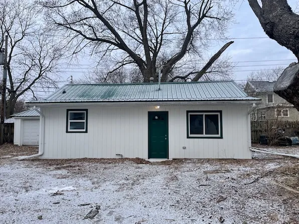 510 7th Ave #1/2, Coralville, IA 52241