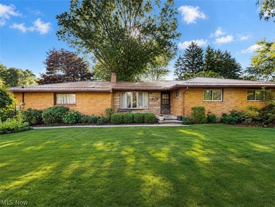 2068 Green Rd, Madison, OH 44057