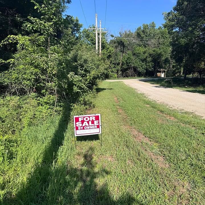 2nd image of 74 Maple Dr