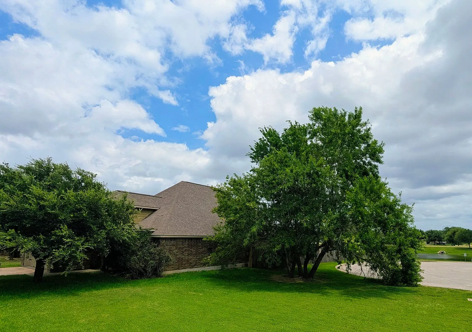 College Station - 3 bedroom / 2 bath- 2 car garage - fenced in back yard home in Creek Meadows — Photo 2