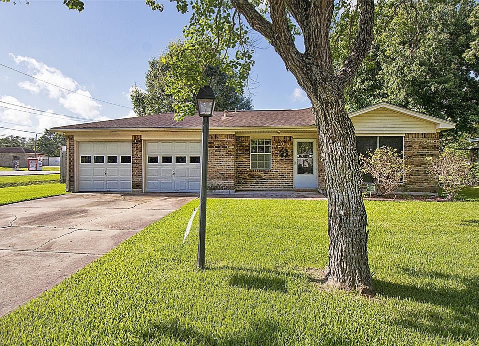 A beautiful home in a quiet neighborhood; situated near parks, schools and shopping.