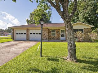 600 Circle Way, Alvin, TX 77511
