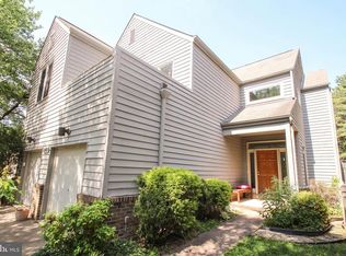 2013 Beacon Pl, Reston, VA 20191