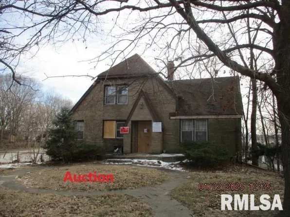 1530 NE Glen Oak Ave, Peoria, IL 61603