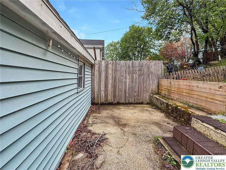 123B Jamestown St — Photo 18