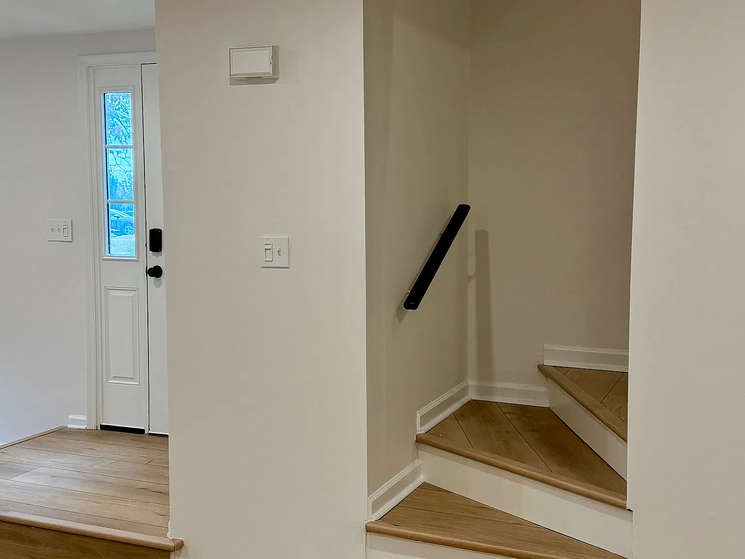 3 bed, 2.5 bath, 2020 sqft, $3,200 — Photo 4