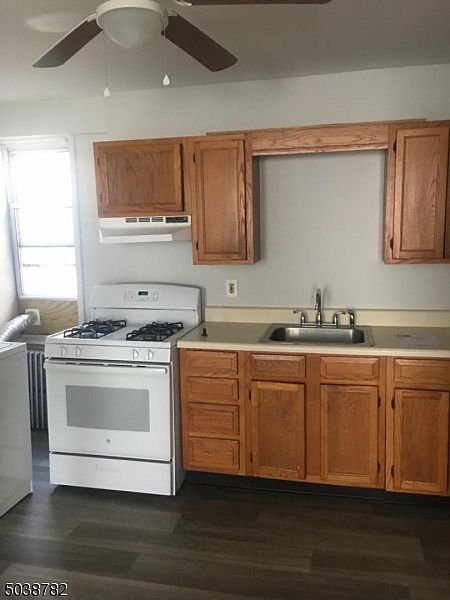 2nd image of 85 Jefferson St #2
