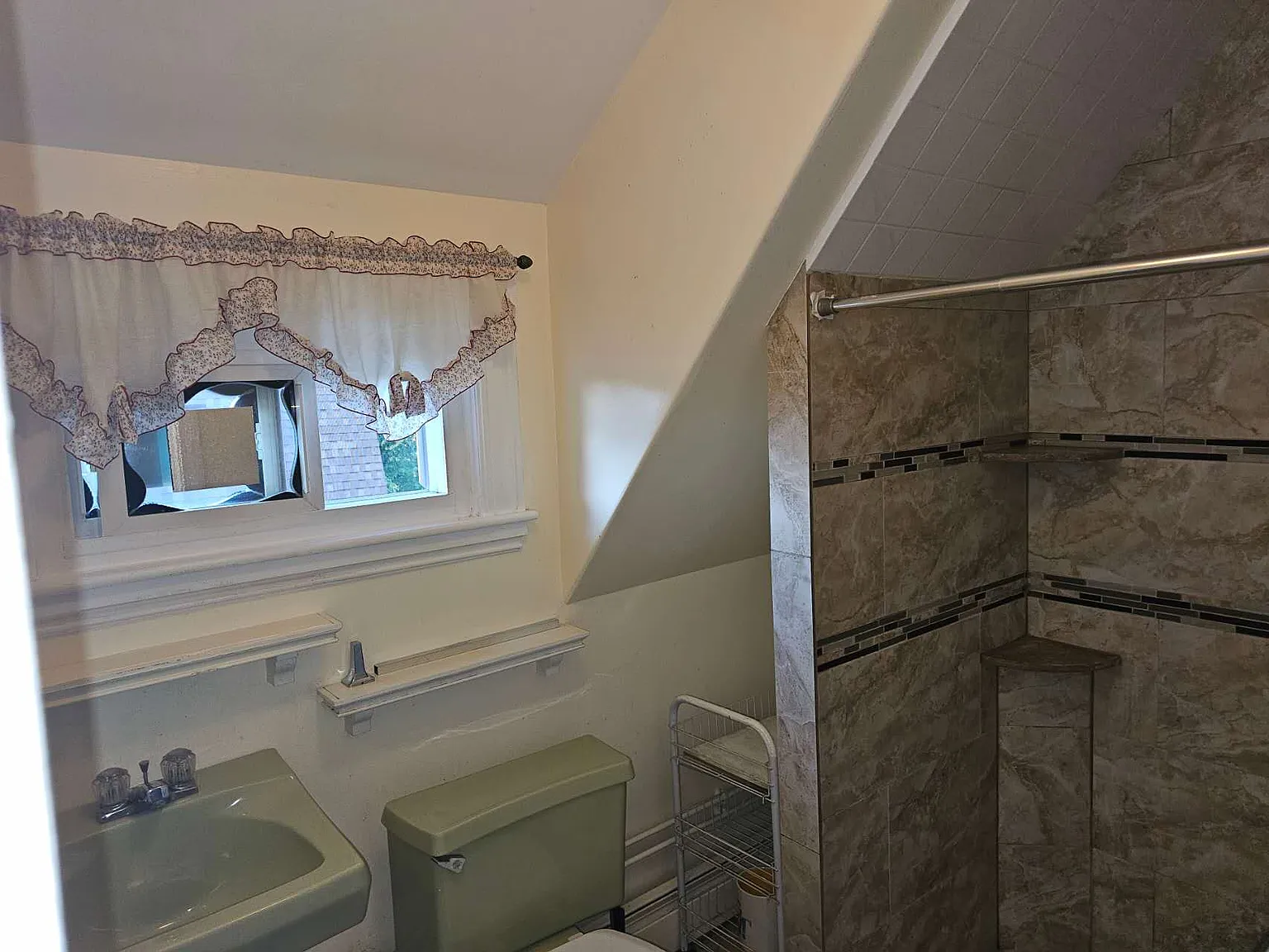 1 bed, 800 sqft, $1,850 — Photo 2