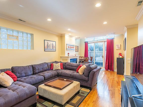 5th image of 2821 N Damen Ave #1