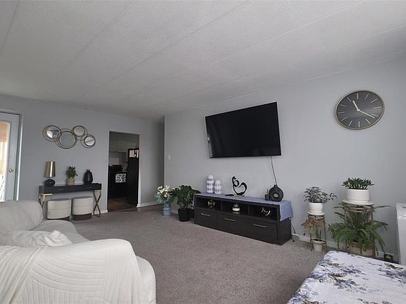 3rd image of UNIT 17-2620 5th AVENUE N