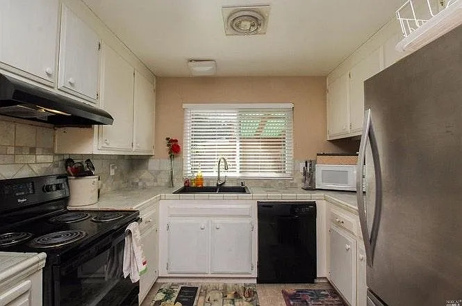 99 Coral Ln — Photo 3