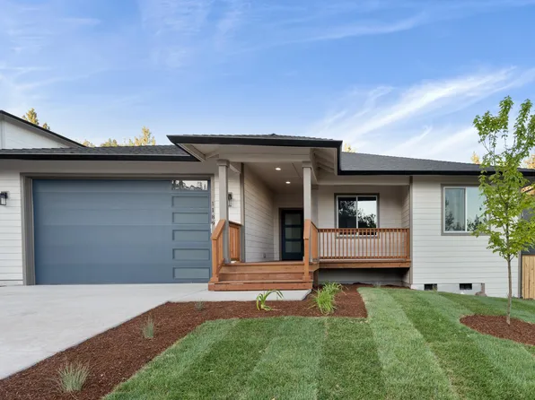 1189 Orange Blossom Dr, Klamath Falls, OR 97601