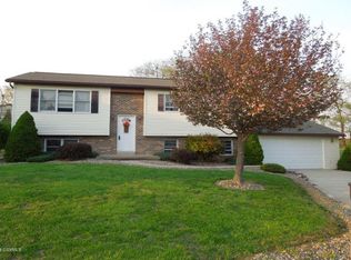 25 Robin Ct, Milton, PA 17847
