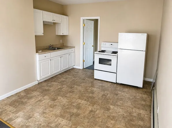 532 Main St #12, Farmington, NH 03835